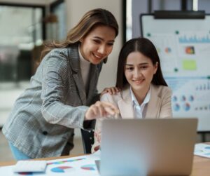 üzleti elemző felmérés eredményeinek megvitatása